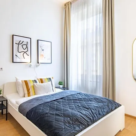 Ultra Central - Peaceful Sleep Budapest Exterior photo
